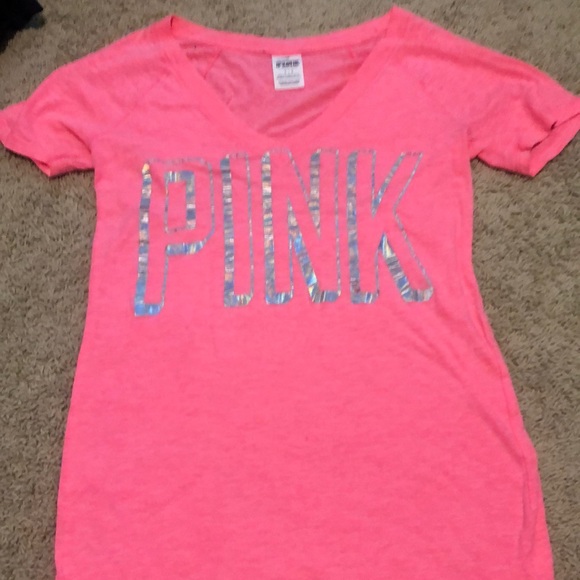 Victoria secret pink t-shirt! - Picture 1 of 2